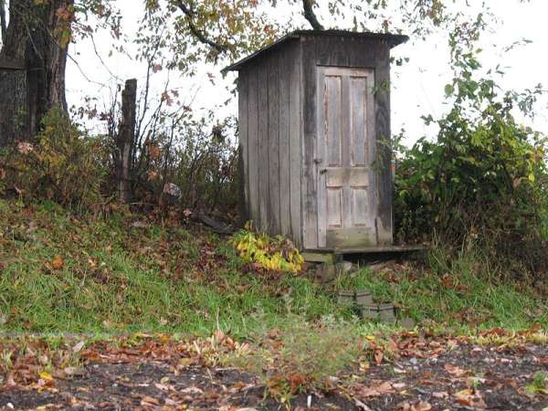 800px-Amish Outhouse
Amish outhouse
