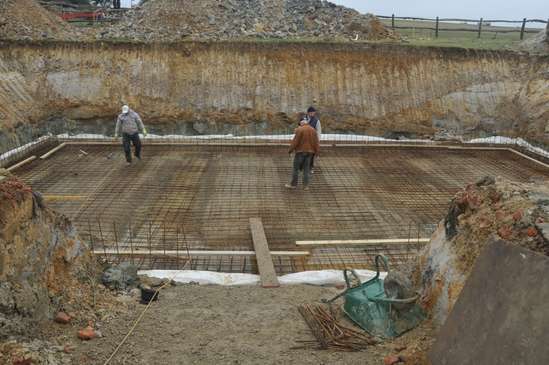 basement dug out, 
1,000 tons later!
Keywords: basement dig