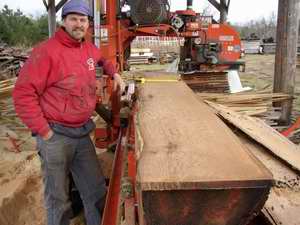 Sawing quarter sawn white oak
Finding just the right approach to bring out the figure is my type of challange!
