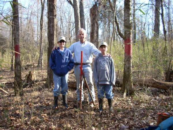 DSCN0674 (Small)
Lynn, Ben, & Luke
Marking Corner
